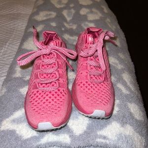 No Bill Tennis shoes